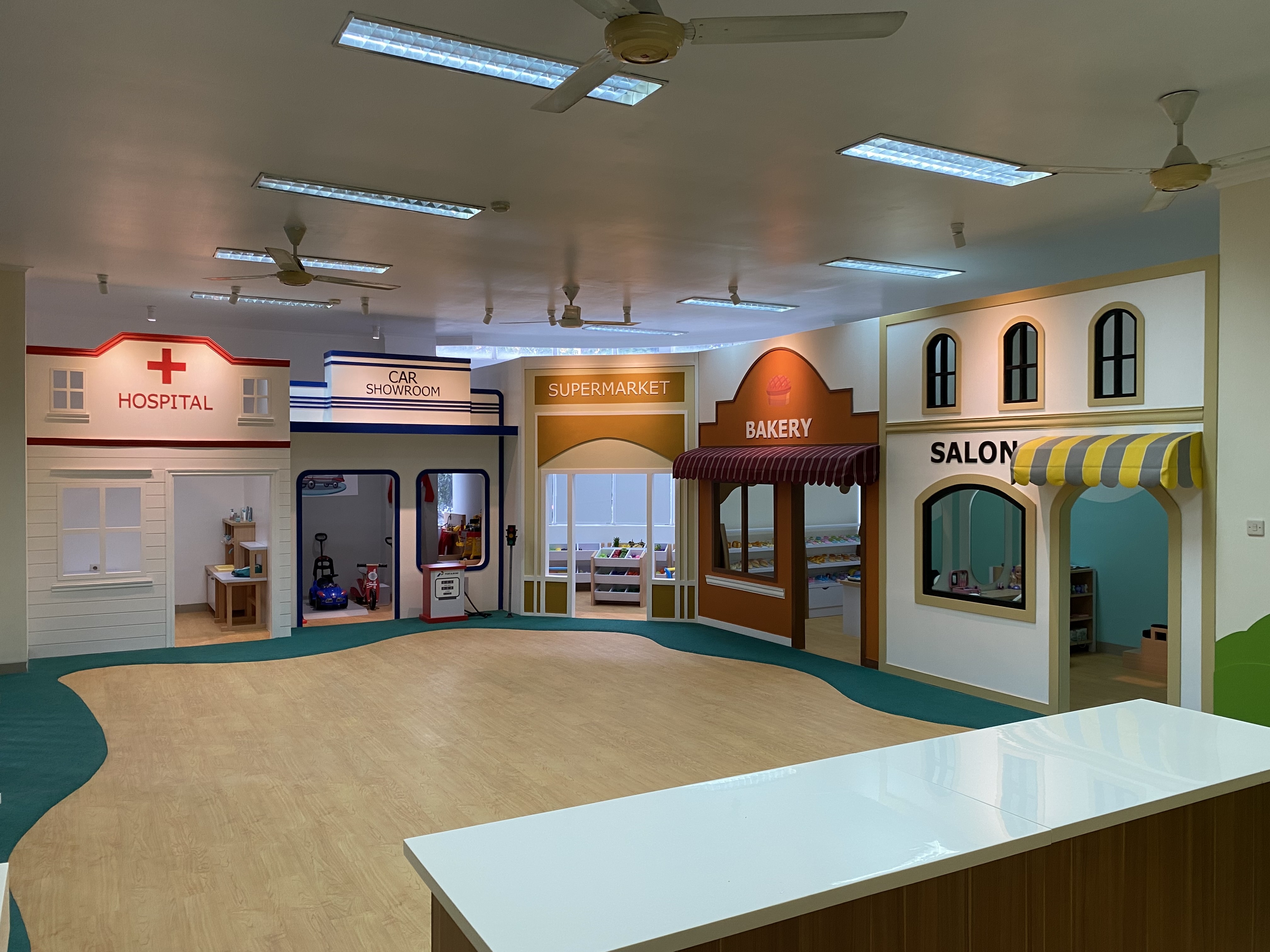 Playground Global Sevilla School at Pulomas